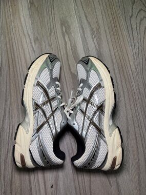 Asics Silver and Cream Mesh Running Sneakers
